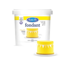 Satin Ice Amarillo Icing disponible en cubo de 2 LBS